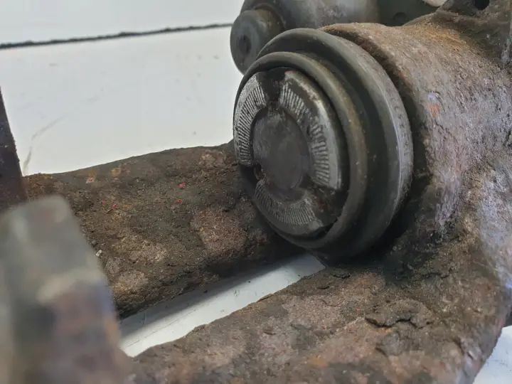 Volvo S60 II S80 II V60 V70 III XC70 II TYLNY ZACISK HAMULCOWY prawy tył