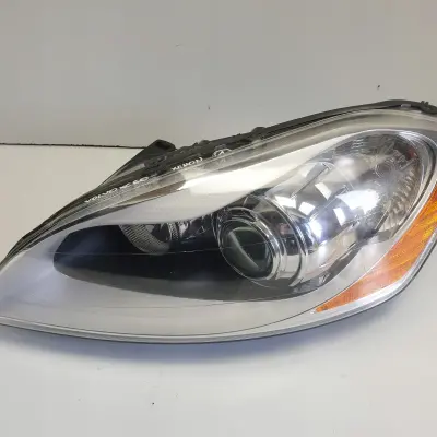 Volvo XC60 PRZEDNIA LAMPA LEWA BI XENON SKRĘTNY