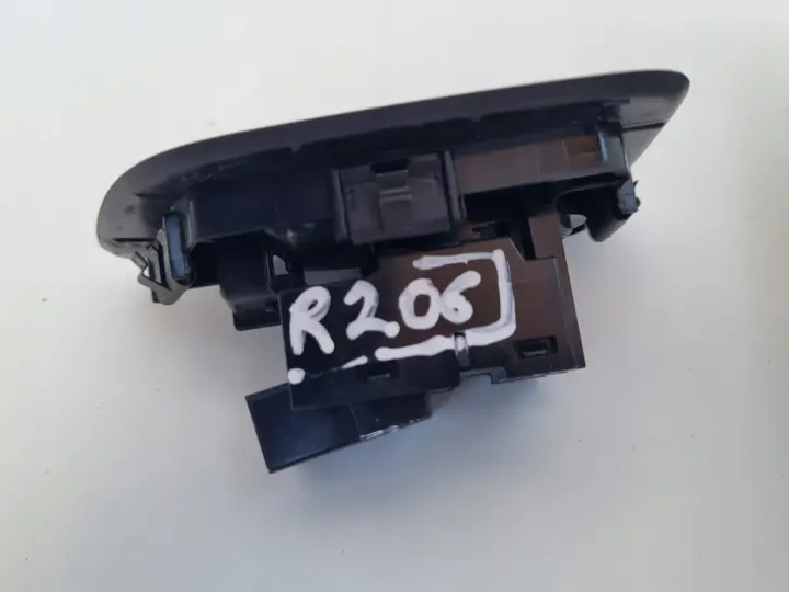 Volvo S90 II V60 II S60 III XC60 II PRAWY PANEL SZYB 31376458