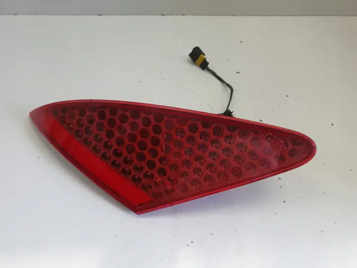 Peugeot 307 CC TYLNIA TYLNA LAMPA LEWA lewy tył W KLAPE
