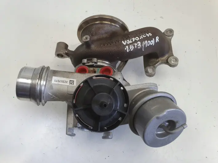 Volvo XC40 1.5 H TURBOSPRĘŻARKA turbo 32257071