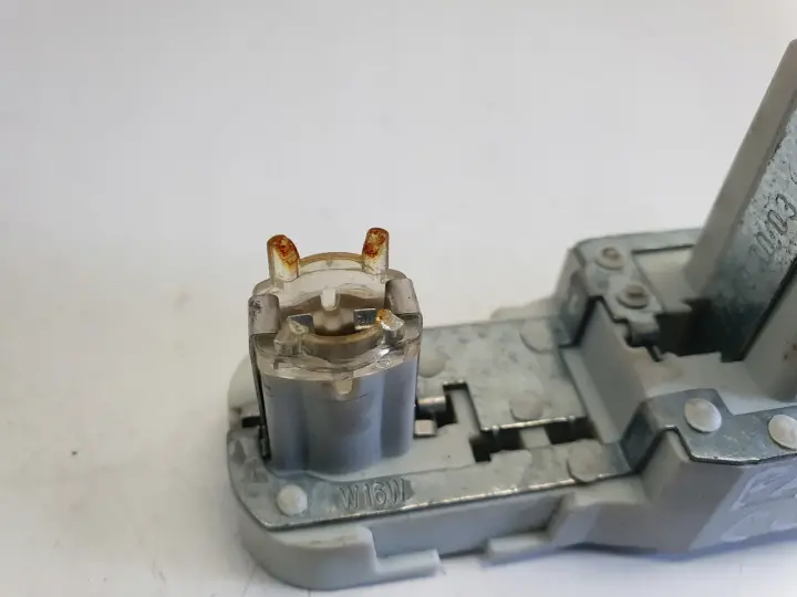 VW Passat CC PRAWY WKŁAD TYLNEJ LAMPY prawy tył pasażera 27097002