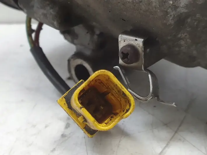 Peugeot 207 1.4 16V VTi SPRĘŻARKA KLIMATYZACJI 9670318880