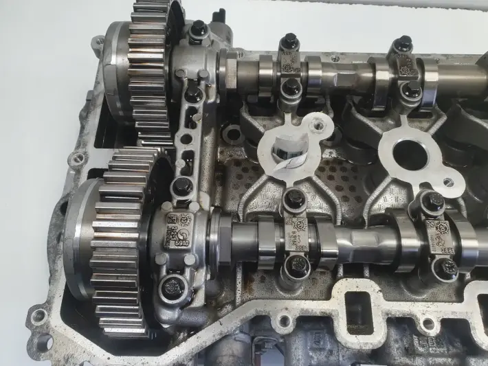 Peugeot 2008 1.2 VTi GŁOWICA CYLINDRÓW 9814763180