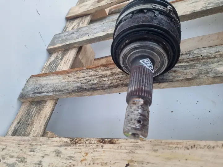 Toyota Hilux VII 3.0 D4D LEWA PRZEDNIA PÓŁOŚ półośka lewy przód 43430-0K050