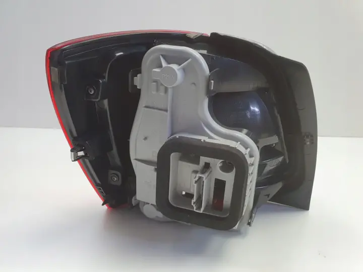 VW Polo V 09-14r TYLNA LAMPA PRAWA prawy tył pasażera
