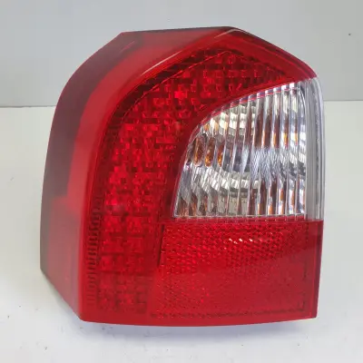 Volvo V70 III XC70 II TYLNIA TYLNA LAMPA LEWA lewy tył LED 31395072