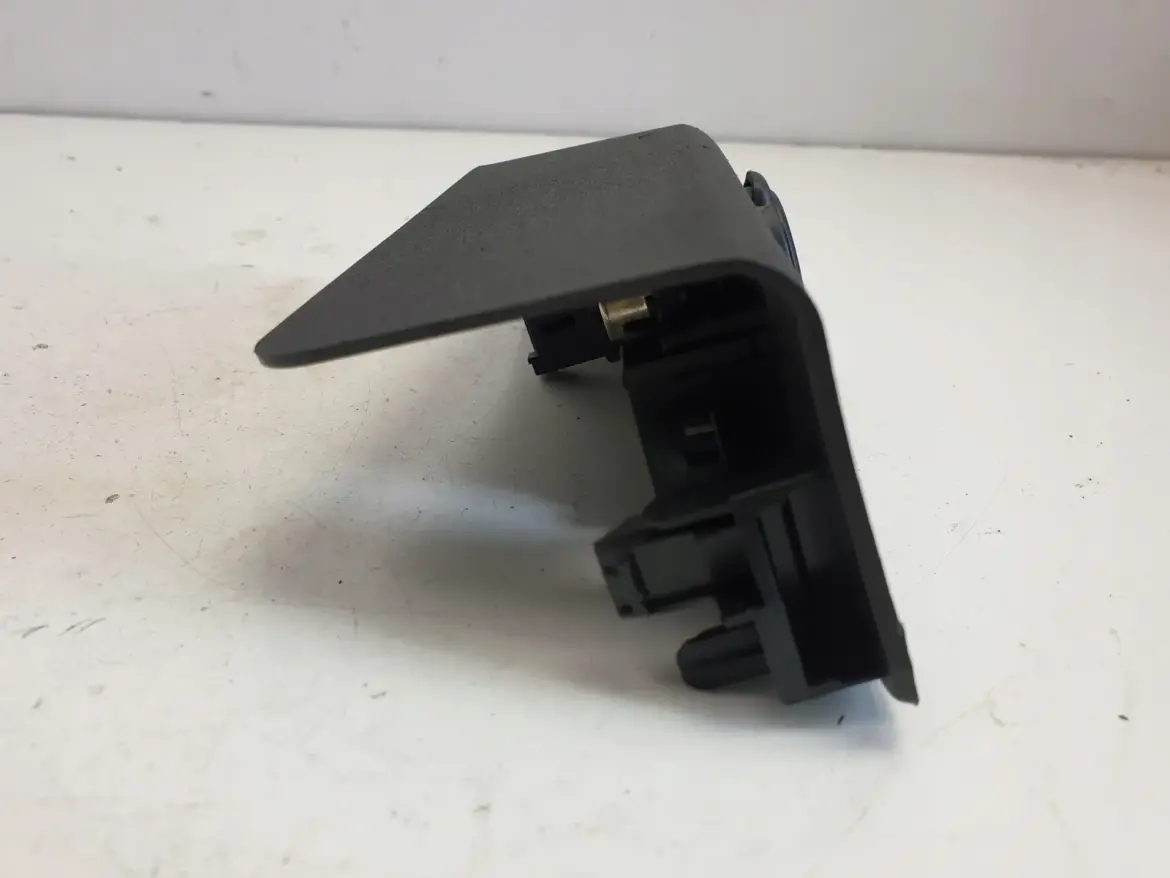 Opel Corsa F PANEL ZAPALNICZKI USB Dekor osłona