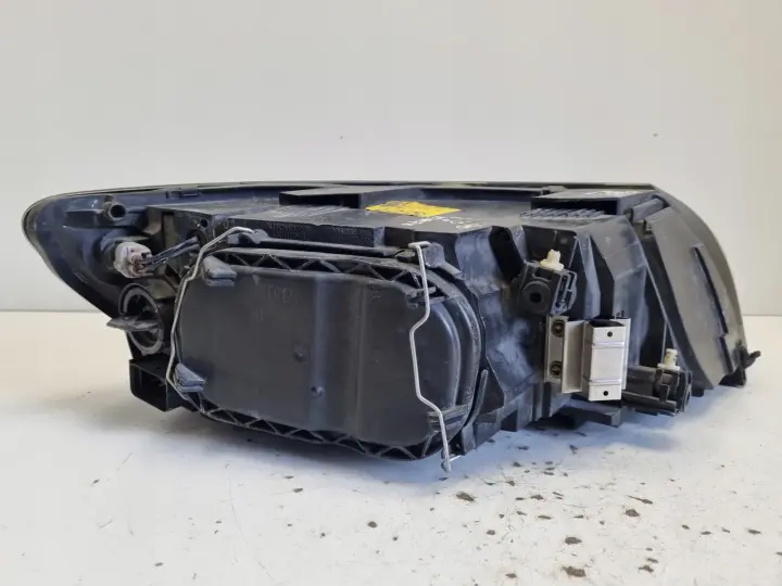 Volvo S40 V50 XENON PRZEDNIA LAMPA LEWA lewy przód EUROPA 30678912