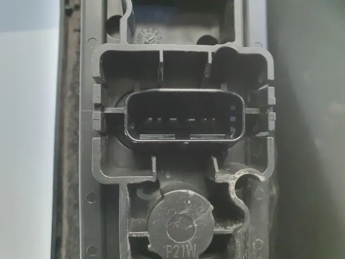 Renault Master III 10-24r TYLNIA TYLNA LAMPA LEWA lewy tył 65550023R