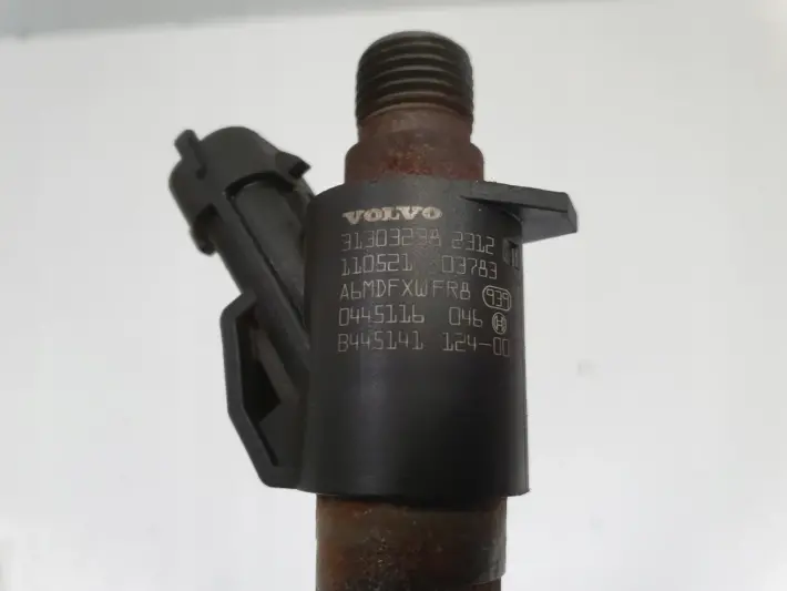 Volvo S60 II V60 II 2.0 D3 WTRYSKIWACZ wtrysk 0445116046