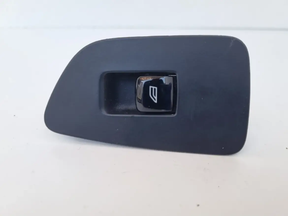 Volvo S90 II V60 II S60 III XC60 II PRAWY PANEL SZYB 31376458