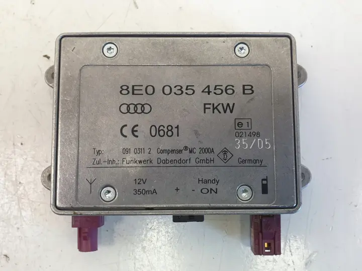Audi A6 C6 WZMACNIACZ ANTENY 8E0035456B