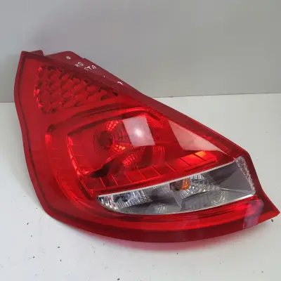 Ford Fiesta VII MK7 08-12r TYLNIA LAMPA LEWA LEWY TYŁ kierowcy 8A61-13405-A