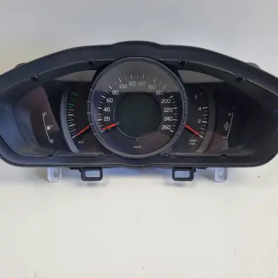 Volvo V40 II lift LICZNIK ZEGARY Europa 31453103