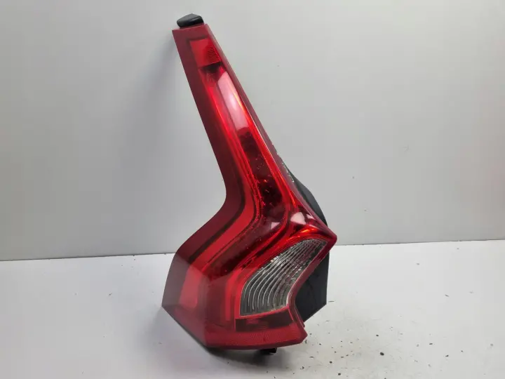 Volvo V60 10-13r TYLNIA TYLNA LAMPA LEWA lewy tył 31214963