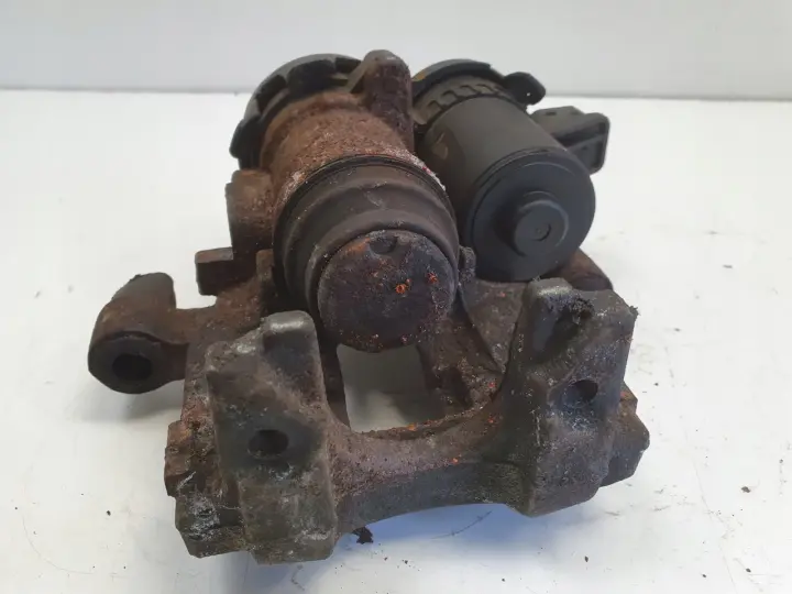 Volvo V60 II S90 V90 TYLNY ZACISK HAMULCOWY prawy tył 31687346