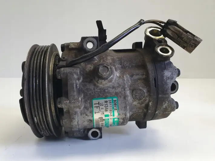 Opel Corsa C 1.4 16V SPRĘŻARKA KLIMATYZACJI 24461719