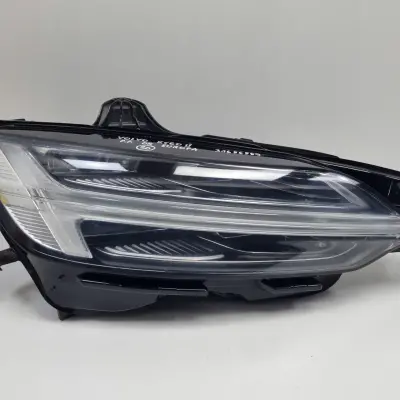 Volvo XC60 II FULL LED PRZEDNIA LAMPA PRAWA prawy przód EUROPA 31656559