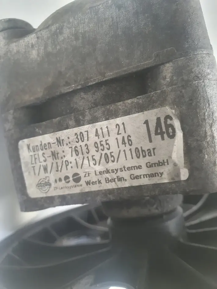 Volvo C70 S70 V70 2.4 B POMPA WSPOMAGANIA oryginał 30741121