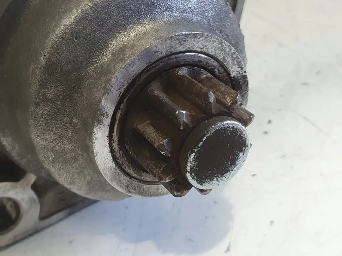 VW Touran 1.9 TDI ROZRUSZNIK bosch 0001123012