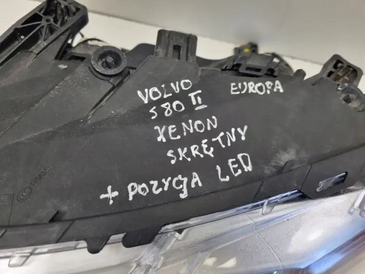 Volvo V70 XC70 III S80 II PRZEDNIA LAMPA LEWA lewy przód XENON 31353532