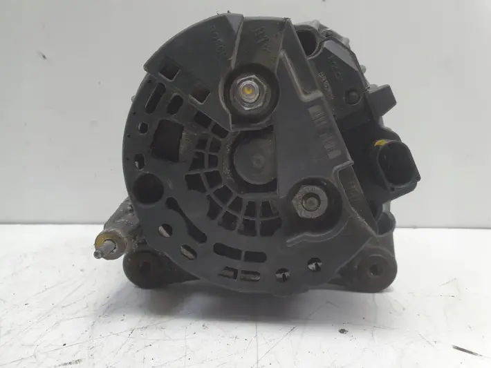 VW Caddy III 1.6 TDI ALTERNATOR bosch 06F903023F 140A