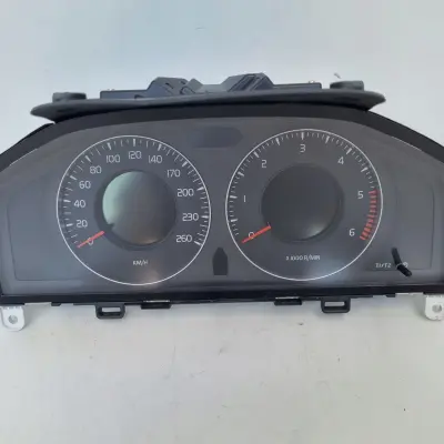 Volvo S80 II V70 III XC70 II 2.4 D5 LICZNIK ZEGARY Europa diesel 31270899AA