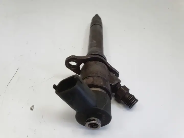 Volvo S60 I V70 II 2.4 D5 WTRYSKIWACZ wtrysk 0445110078