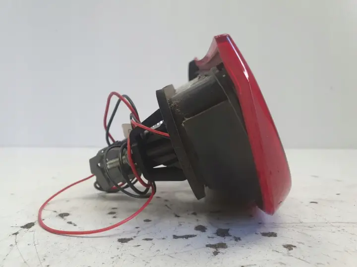 Volvo S60 II TYLNA LAMPA LEWA lewy tył kierowcy w klapę 30796271