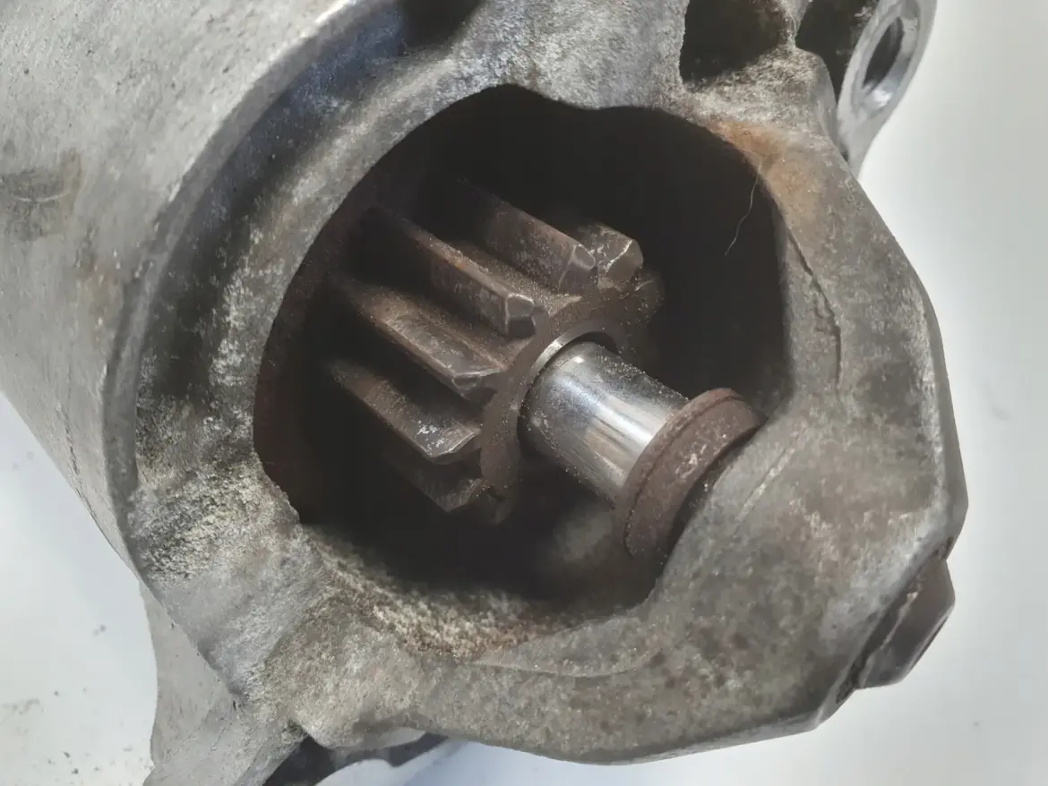 Volvo V60 S60 II 2.0 D3 ROZRUSZNIK bosch 31327066
