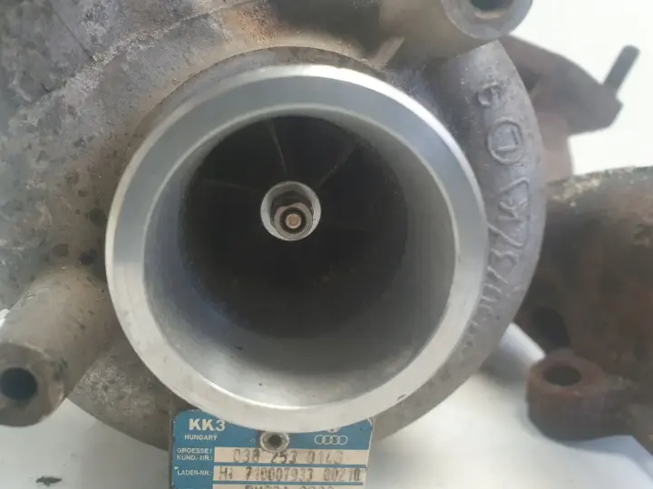 VW Golf V 1.9 TDI TURBOSPRĘŻARKA turbo 038253014G