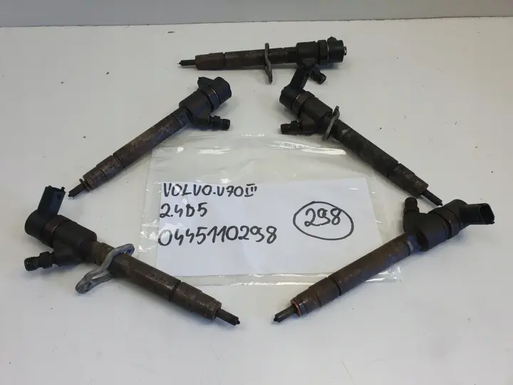 Volvo S80 II V70 III 2.4 D5 WTRYSKIWACZ wtrysk 0445110298