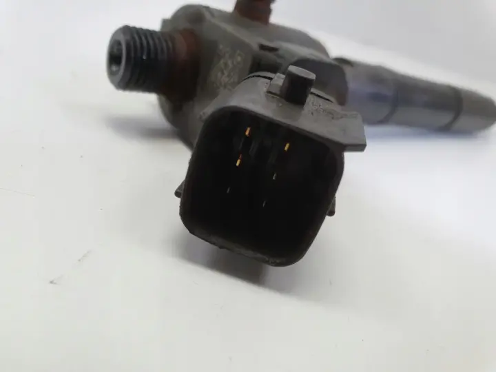 Volvo V70 III XC70 II lift 2.0D D4 WTRYSKIWACZ PALIWA Wtrysk 31405404