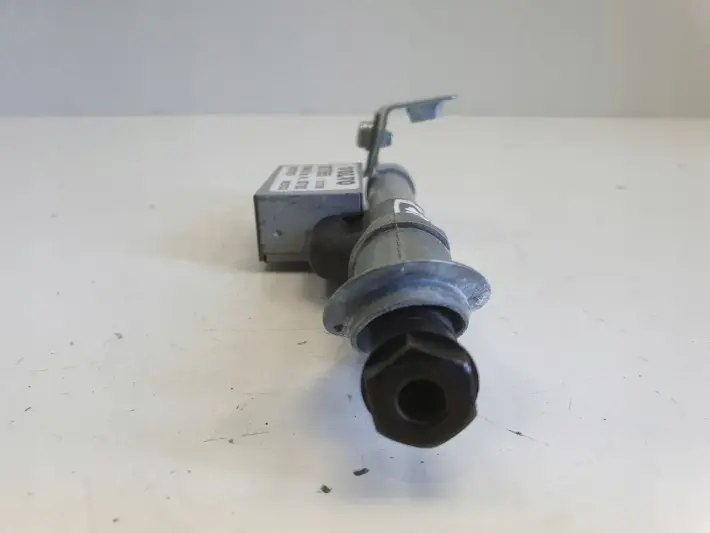 Volvo VOLVO C70 II Cabrio WZMACNIACZ ANTENY antena 30775655