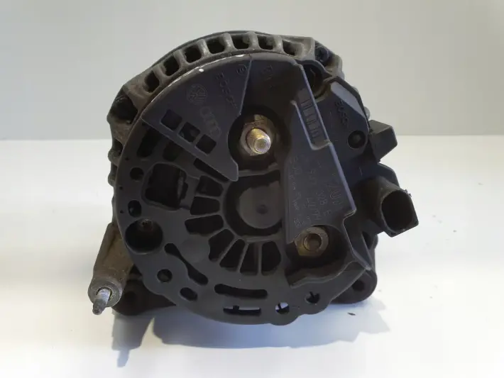 Audi TT 1.8 T ALTERNATOR bosch 028903028E 120A