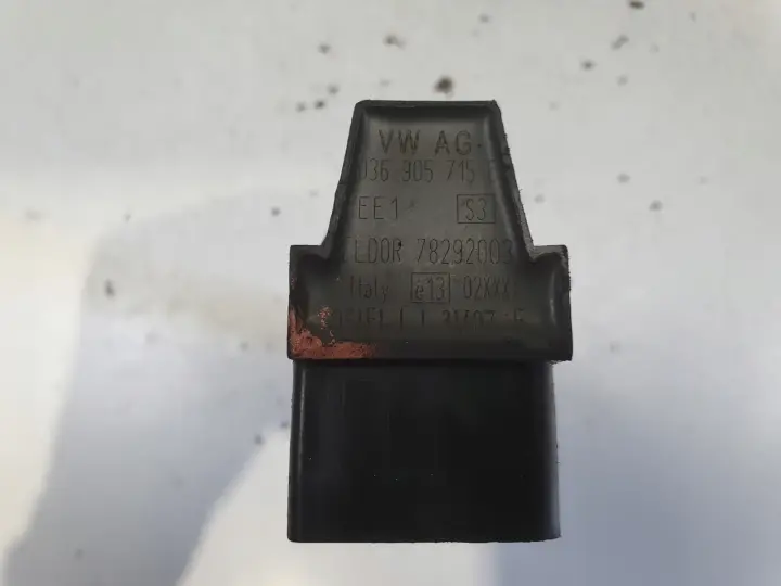 Audi A3 II 8P 1.6 FSI CEWKA ZAPŁONOWA 036905715E