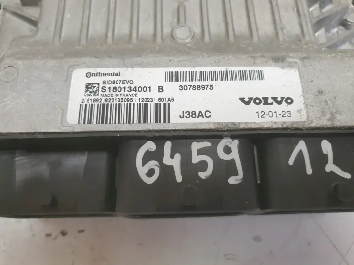 ea61084c21c104bf8ce71f862cb0219e