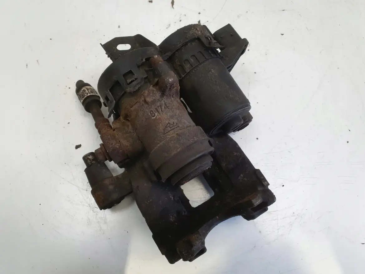 Volvo V60 II S90 V90 TYLNY ZACISK HAMULCOWY prawy tył 31687346