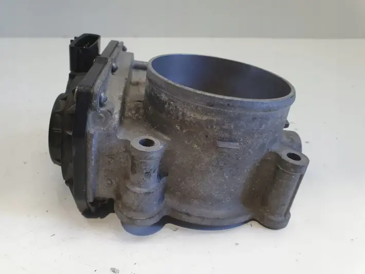 Volvo C30 S40 II V50 2.4 B PRZEPUSTNICA 8677694