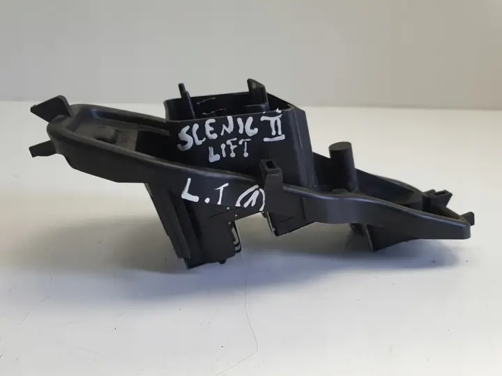 Renault Scenic II lift LEWY WKŁAD TYLNEJ LAMPY lewy tył kierowcy 164231-00