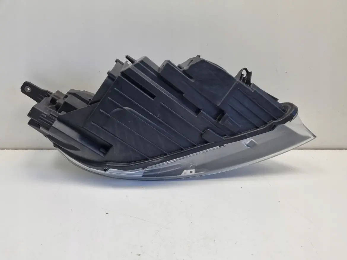 Volvo V40 II XC40 LIFT PRZEDNIA LAMPA LEWA lewy przód FULL LED 31420443