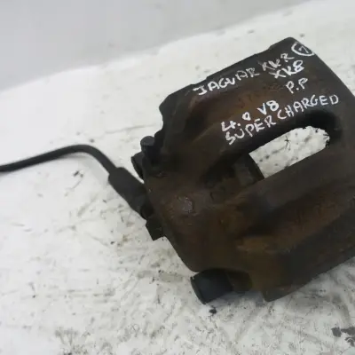 Jaguar XK XKR XK8 4.0 V8 PRZEDNI ZACISK HAMULCOWY