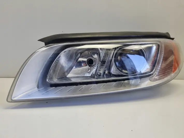 Volvo V70 III XC70 PRZEDNIA LAMPA LEWA LEWY PRZÓD XENON SKRĘTNY 31283915