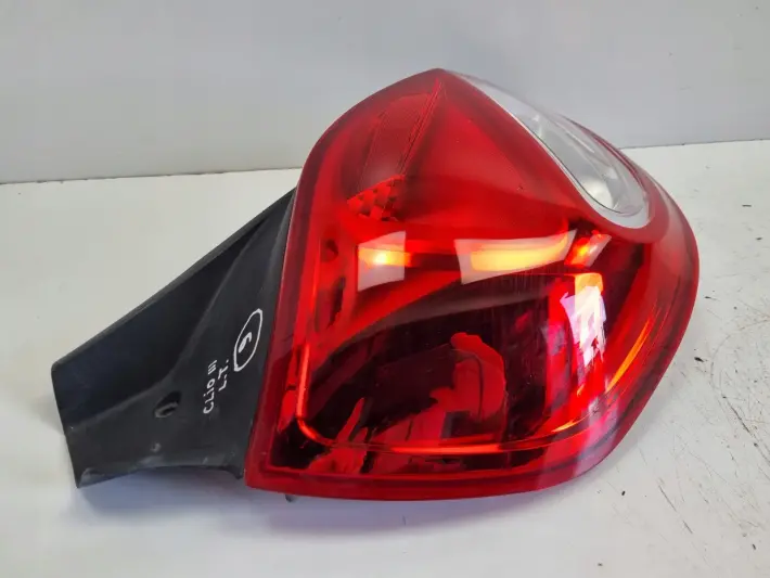 Renault Clio III HB lift TYLNA LAMPA LEWA lewy tył kierowcy 8200776048