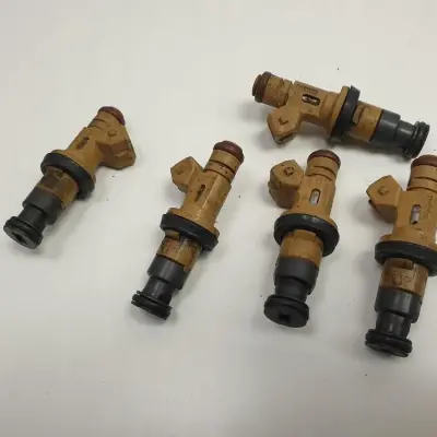 Volvo S60 V70 2.4 B WTRYSKIWACZ wtrysk 9125821