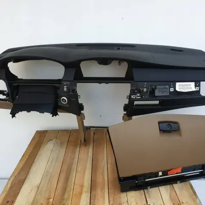 BMW E60 E61 M5 DESKA ROZDZIELCZA KONSOLA SKÓRA