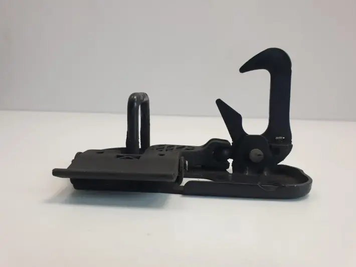 Touran I ZAMEK PRZEDNIEJ MASKI Rygiel 1T0823480A