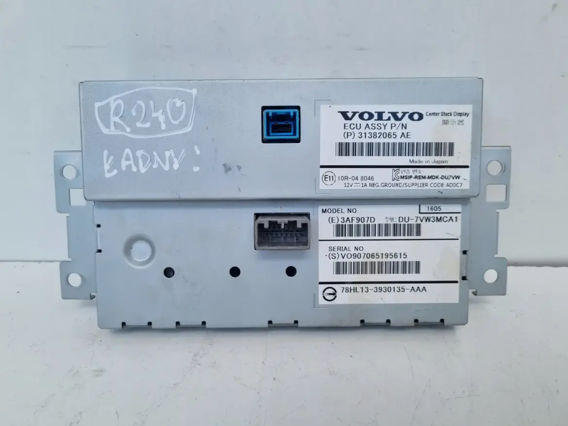 Volvo V60 I S60 II XC60 I EKRAN NAWIGACJI Wyświetlacz 31382065 Ładny !