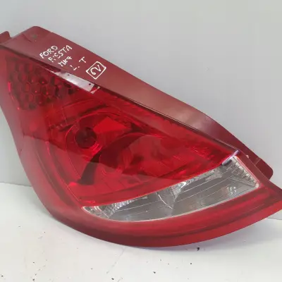 Ford Fiesta VII MK7 08-12r TYLNIA LAMPA LEWA LEWY TYŁ kierowcy 8A61-13405-A